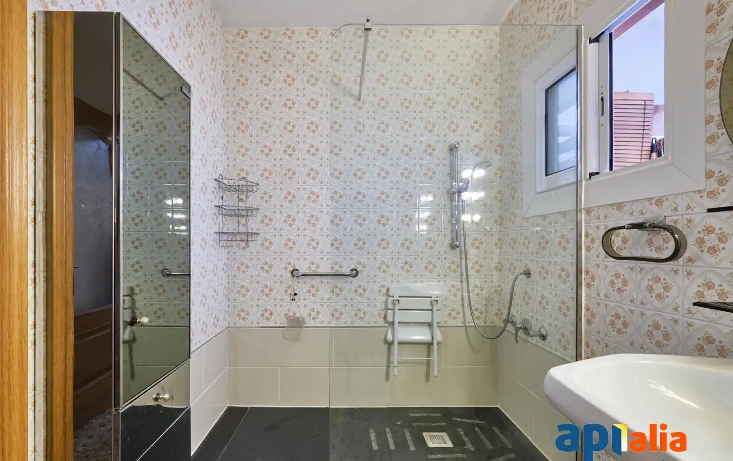 Badezimmer von Wohnung zum Verkauf in Mataró mit Terrasse