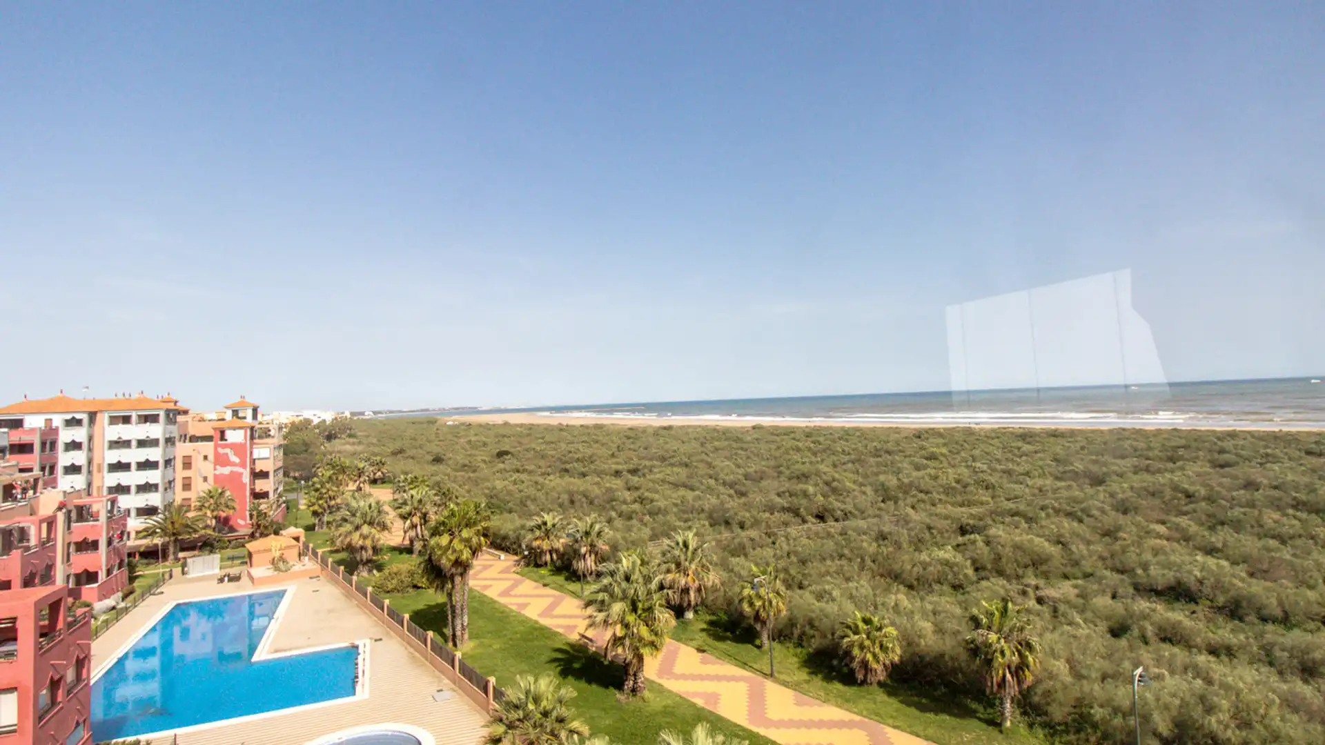 Habitación de Ático en venta en Ayamonte con Aire acondicionado, Trastero y Amueblado