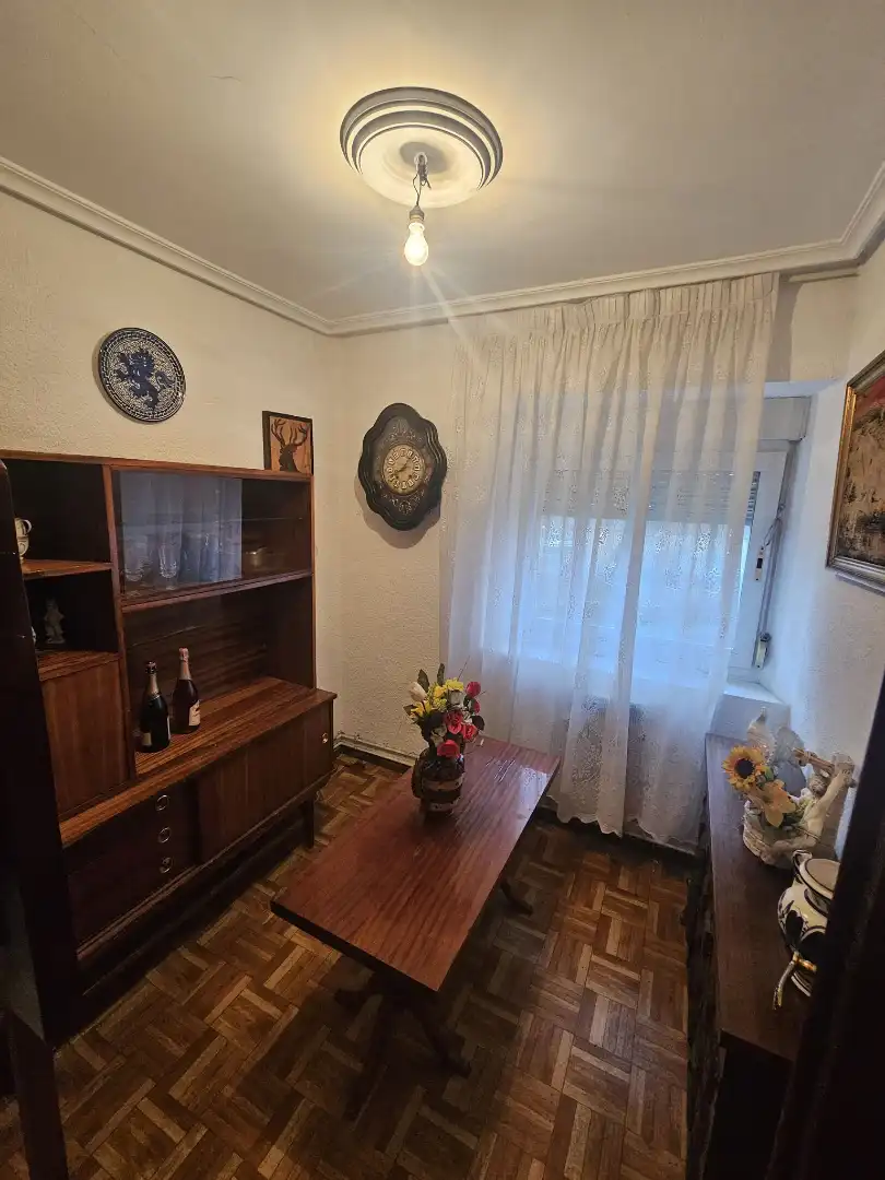 Comedor de Piso en venta en Reinosa con Calefacción, Terraza y Amueblado