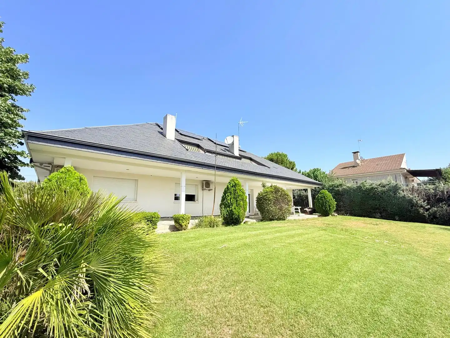 Vista exterior de Casa o chalet en venta en Boadilla del Monte con Aire acondicionado, Calefacción y Piscina