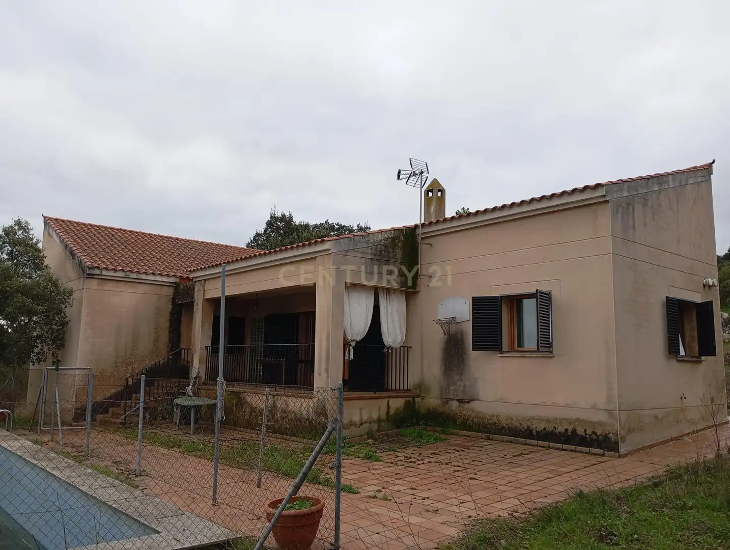 Außenansicht von Wohnungen zum Verkauf in Cáceres mit Privatgarten und Schwimmbad