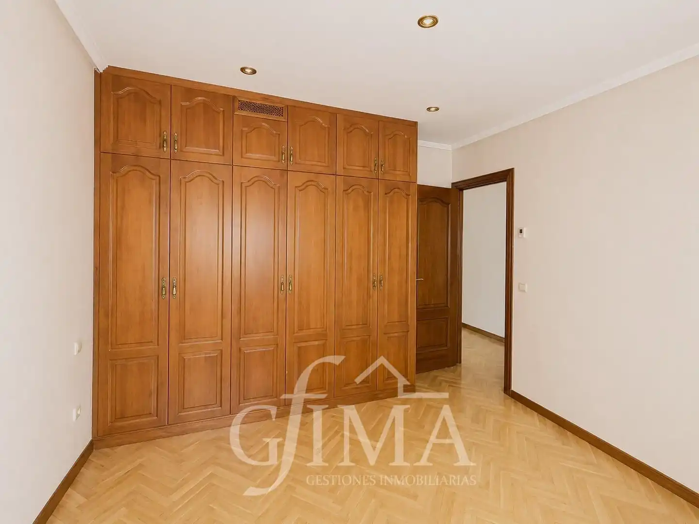 Bedroom of Flat for sale in Tomelloso  with Air Conditioner, Heating and Parquet flooring