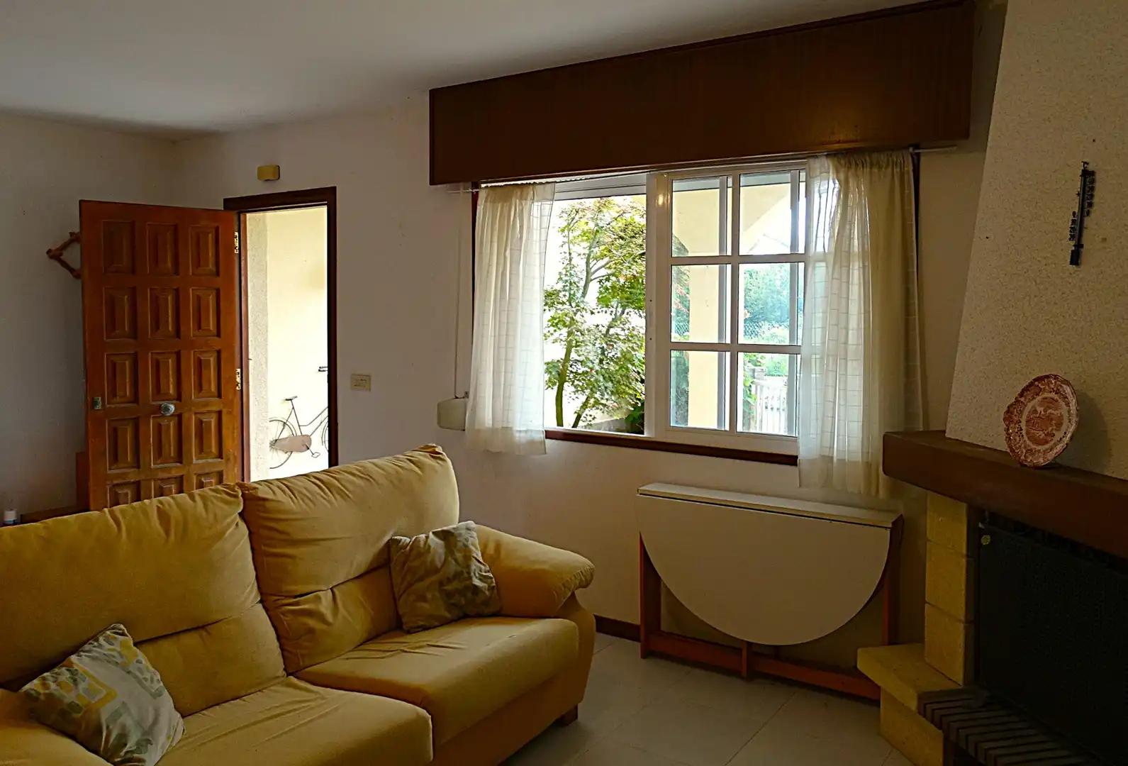 Sala de estar de Casa adosada en venta en Miño con Jardín privado, Parquet y Terraza