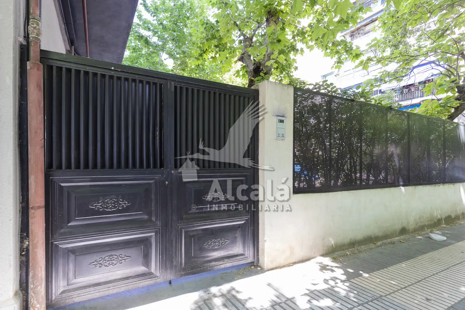 Exterior view of Flat for sale in Alcalá de Henares  with Heating