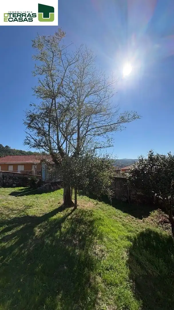 Casa o xalet en venda en A Lama   amb Jardí privat