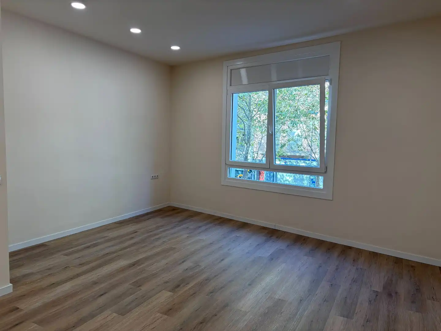 Habitación de Oficina de alquiler en Ponent
