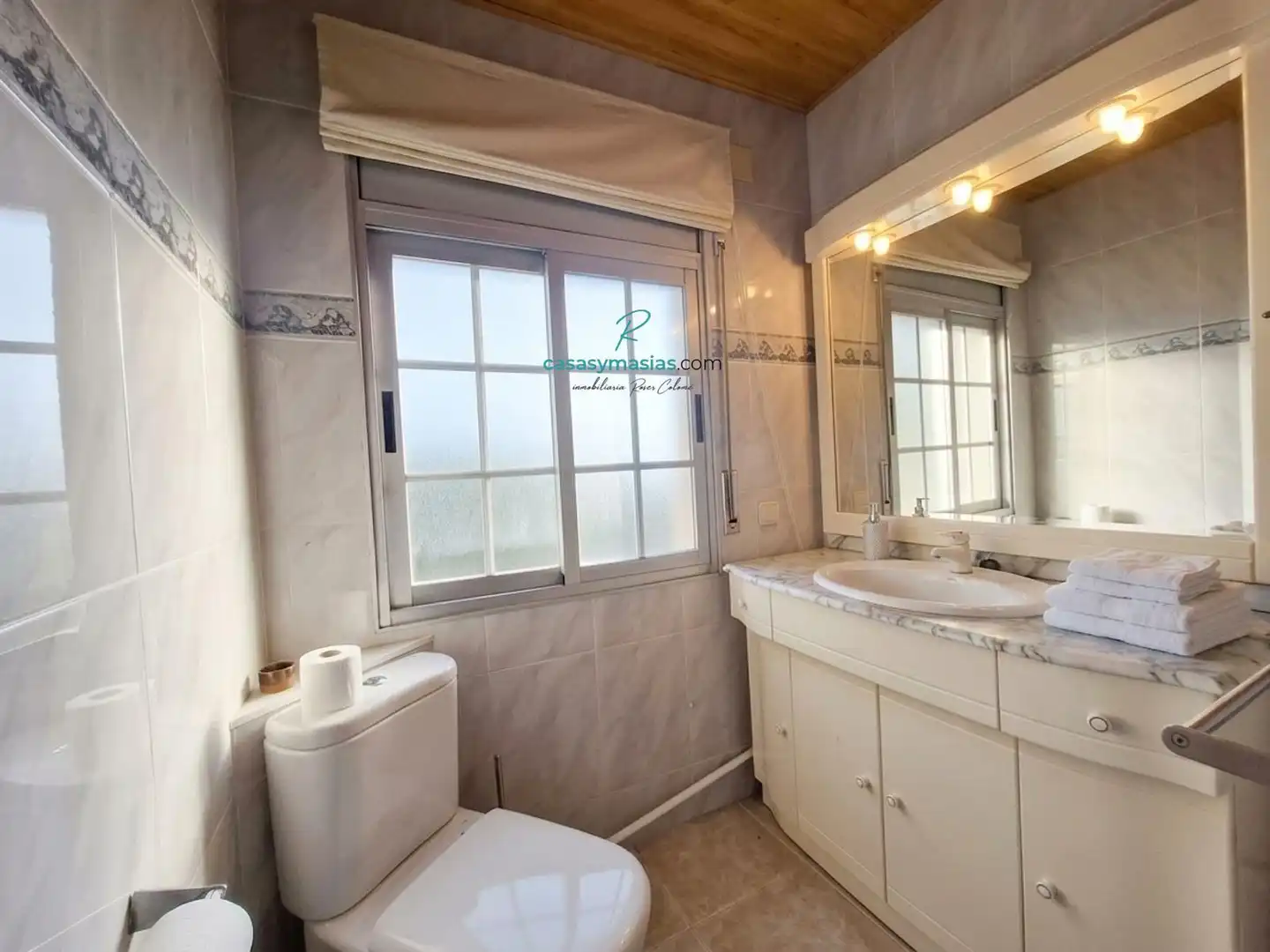 Baño de Casa o chalet en venta en Torrelavit con Aire acondicionado, Calefacción y Jardín privado