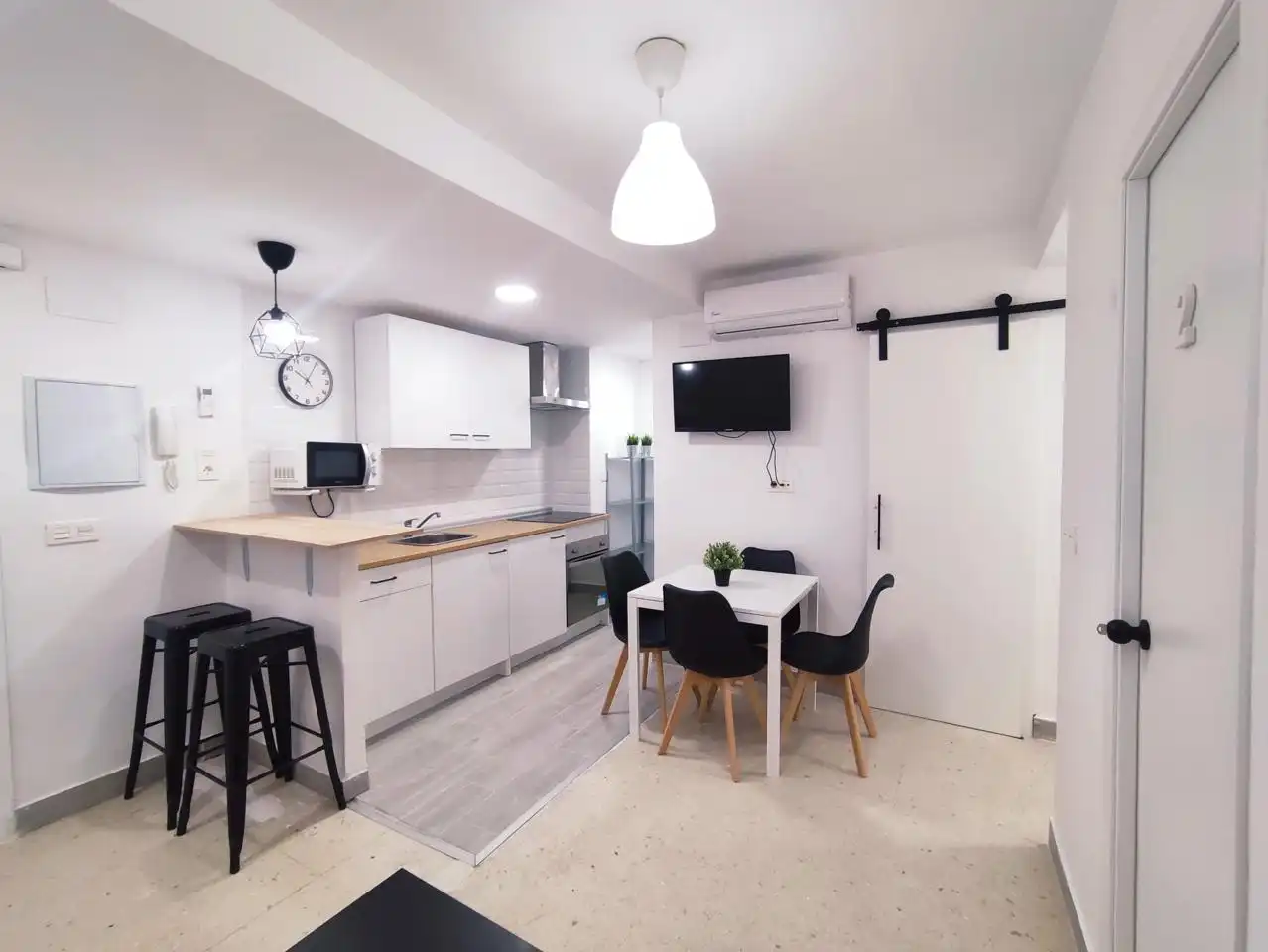 Habitación en Julio Moreno Dávila, Cartuja
