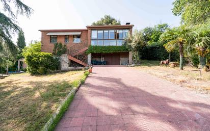 Exterior view of House or chalet for sale in Venturada  with Private garden, Swimming Pool and Balcony