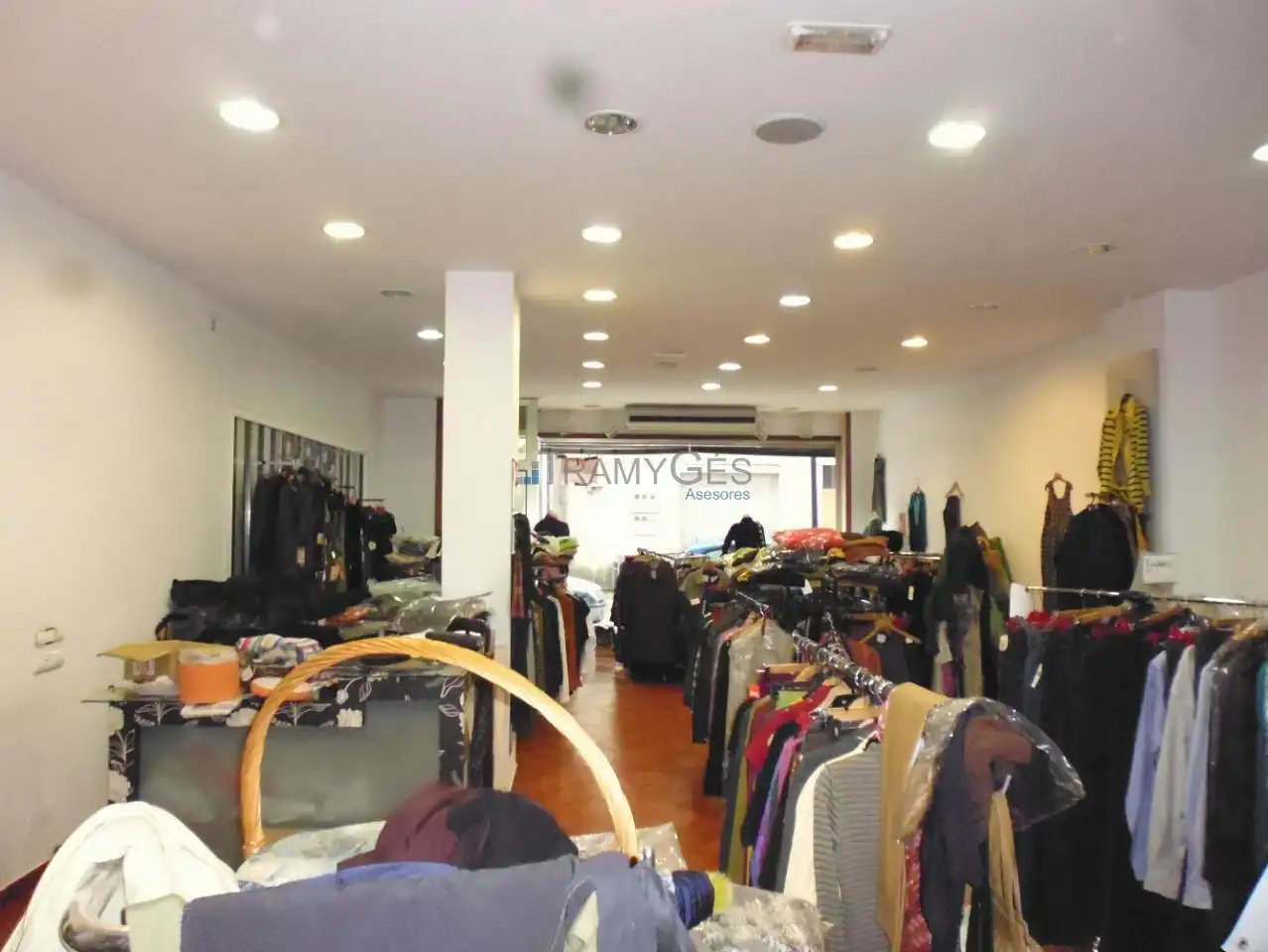 Local comercial de lloguer a Tui, imagen 3