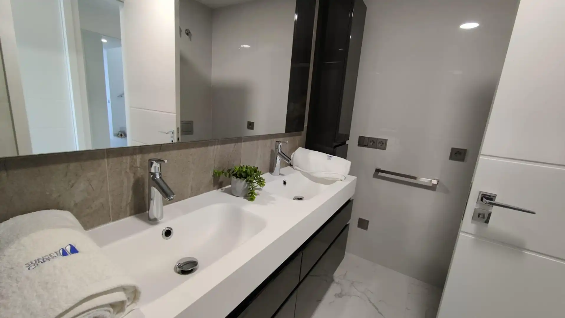 Baño de Ático en venta en Benidorm con Aire acondicionado, Jardín privado y Terraza