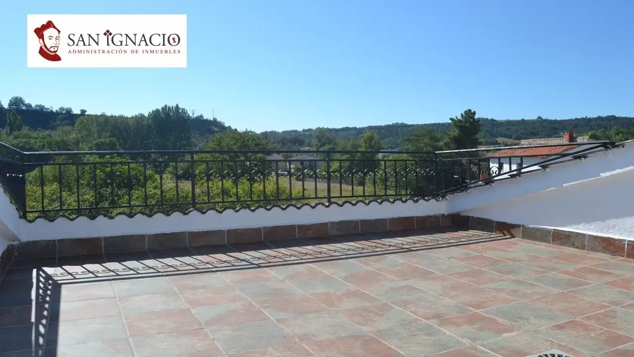 Terrassa de Casa o xalet en venda en Valle de Tobalina amb Calefacció, Jardí privat i Terrassa
