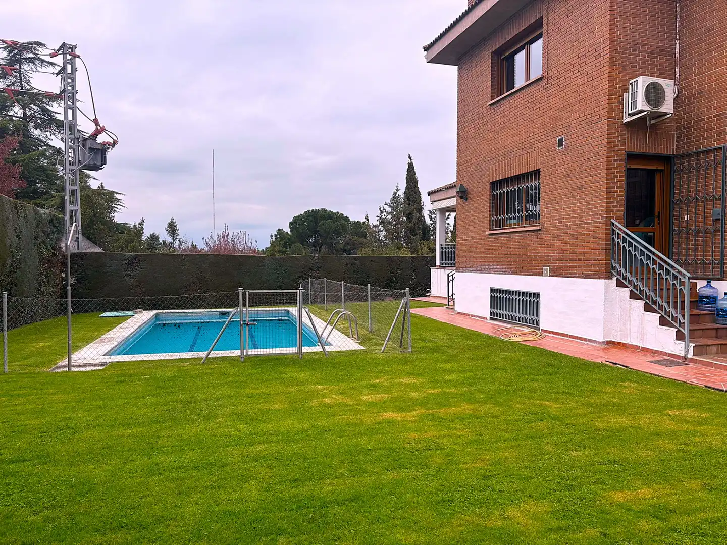 Piscina de Casa o xalet en venda en Pozuelo de Alarcón amb Aire condicionat, Calefacció i Jardí privat