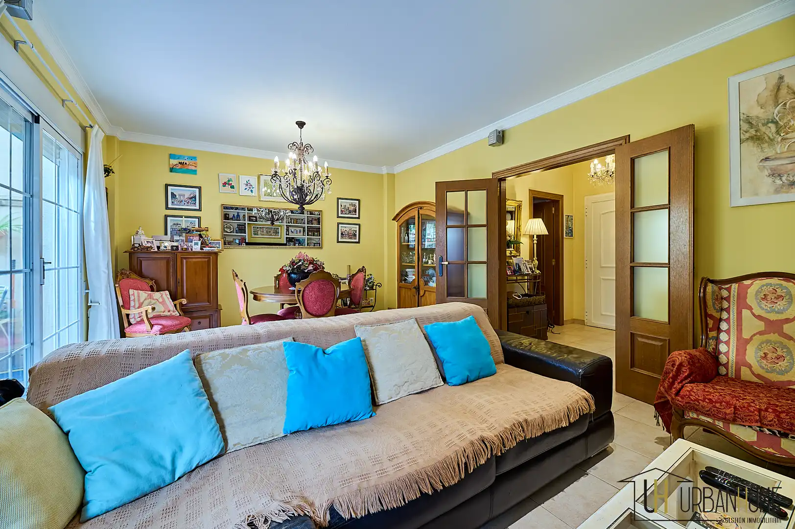 Sala de estar de Casa adosada en venta en Rocafort con Aire acondicionado, Calefacción y Balcón