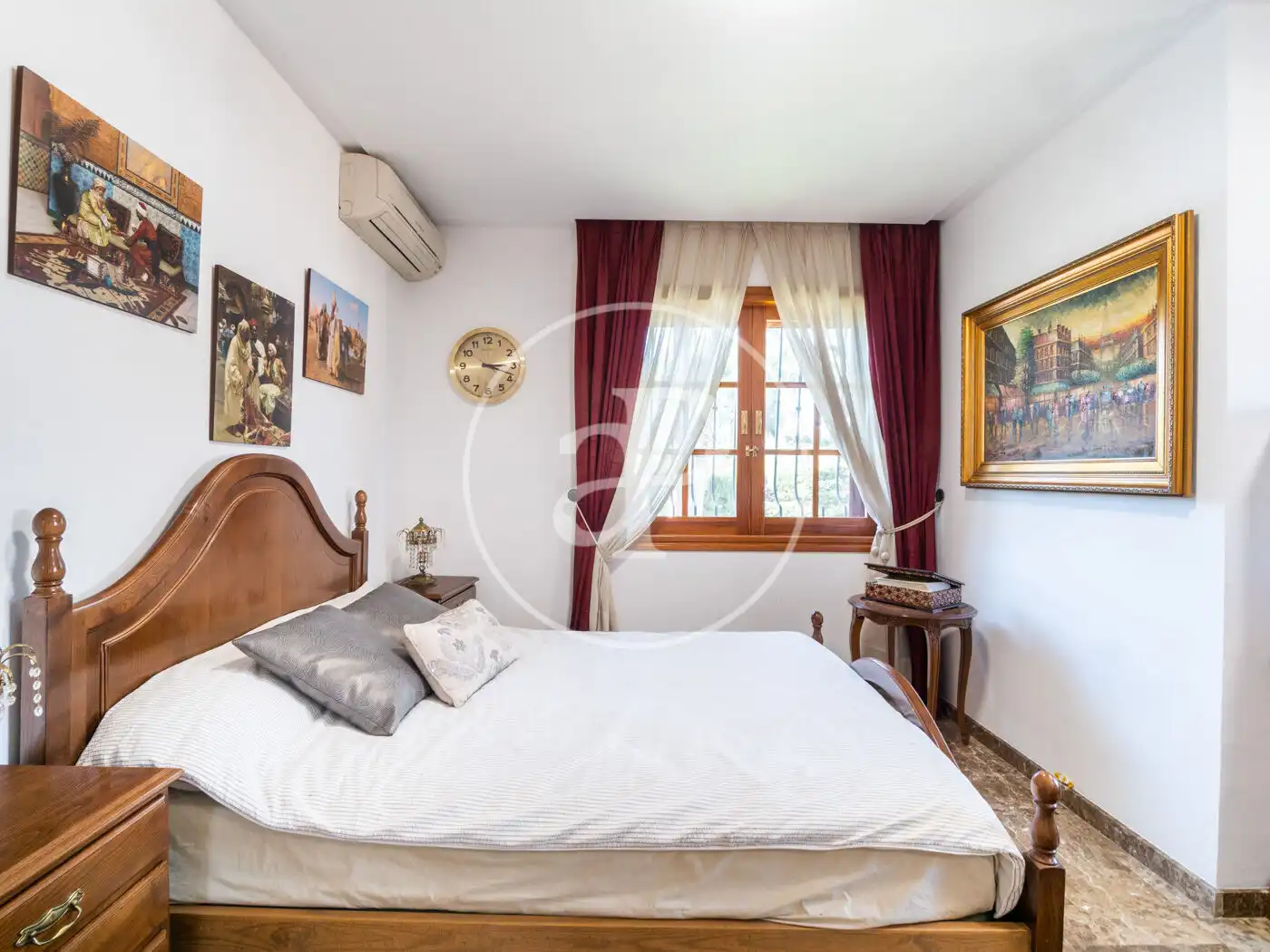 Habitación de Casa o chalet en venta en Godella con Aire acondicionado, Calefacción y Jardín privado