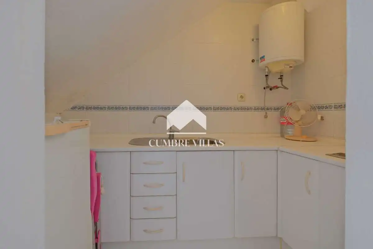 Cuina de Casa o xalet en venda en Salobreña amb Terrassa, Internet i Piscina comunitària