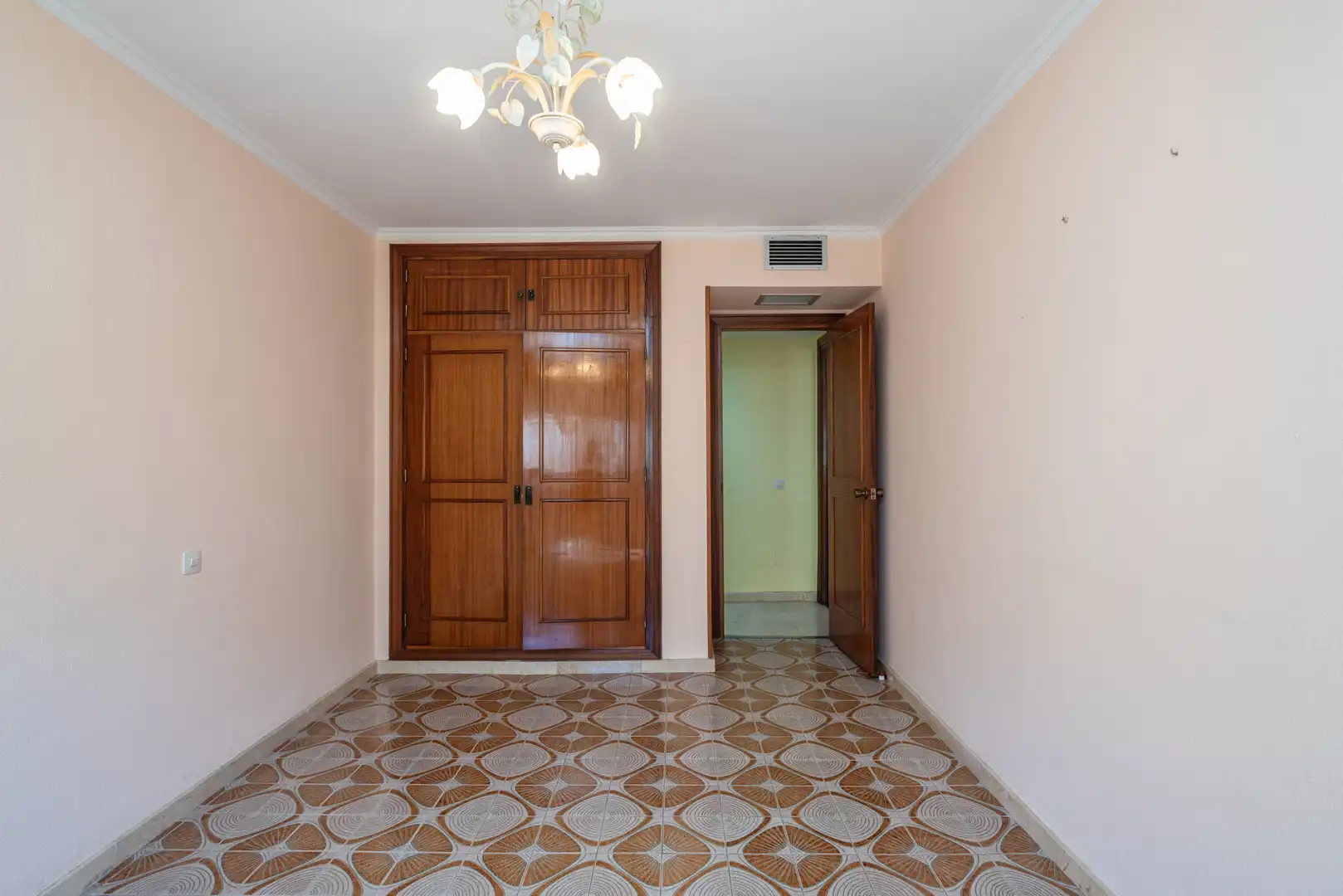 Flat for sale in Marbella  with Air Conditioner, Terrace and Community pool