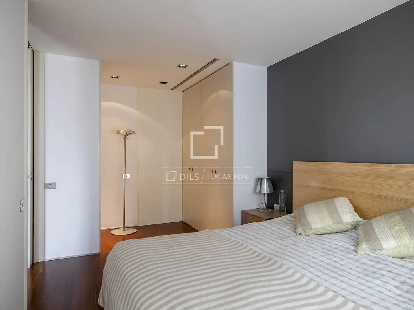 Bedroom of Flat for sale in Barcelona  with Air Conditioner, Heating and Parquet flooring