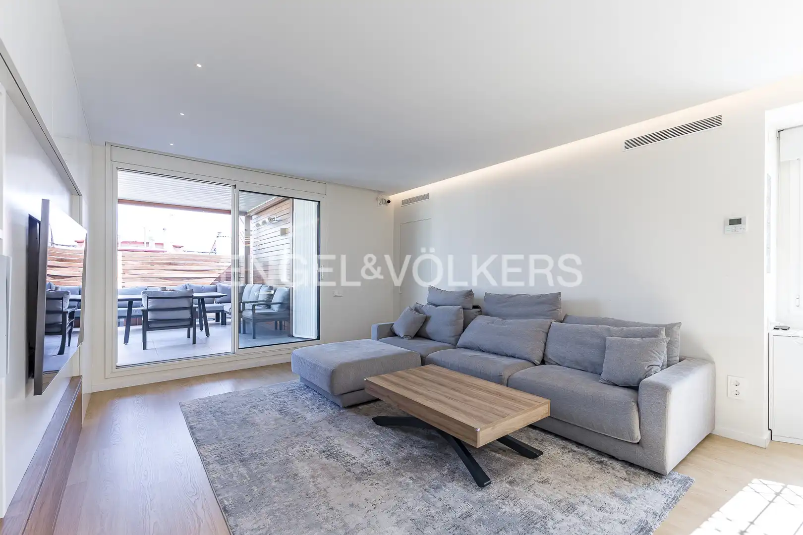 Living room of Attic for sale in Barcelona  with Air Conditioner, Heating and Private garden