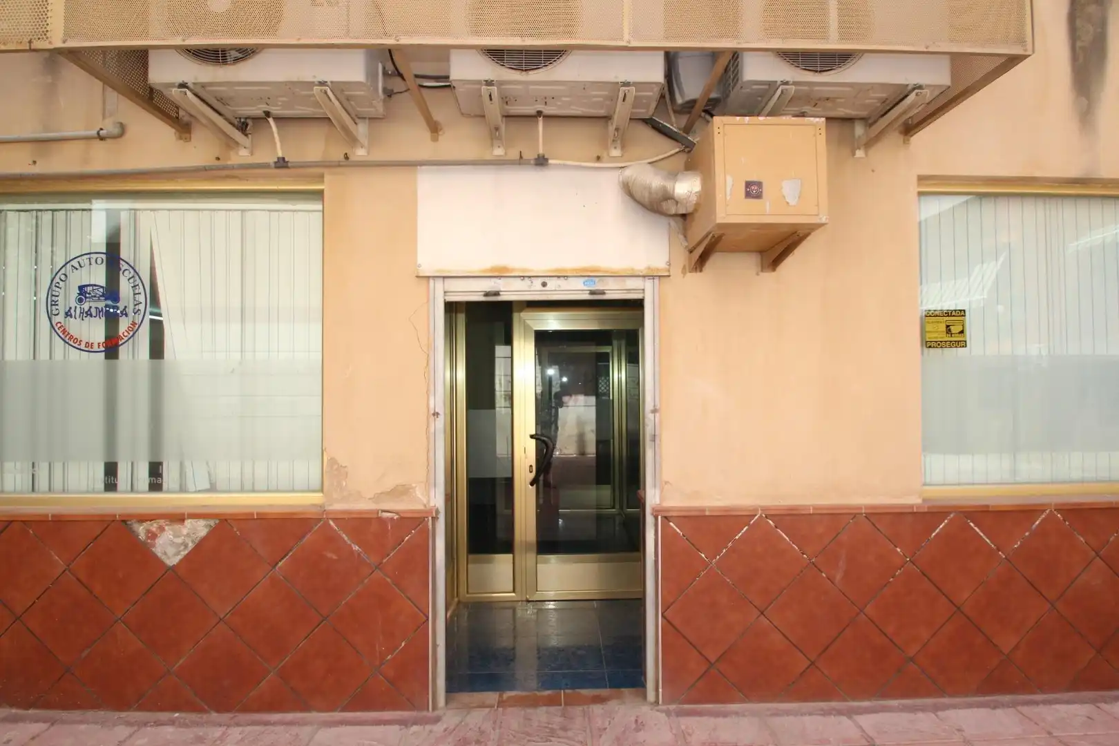Local en venta en Las Gabias con Aire acondicionado