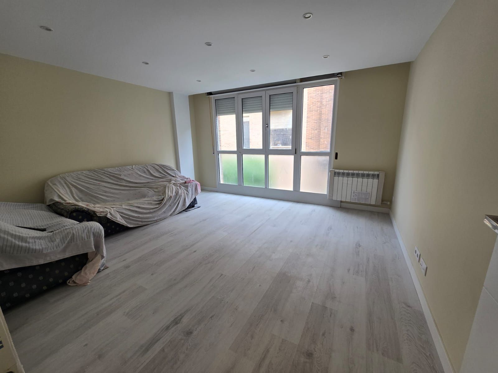 Dormitori de Apartament en venda en Alberite amb Calefacció, Terrassa i Traster