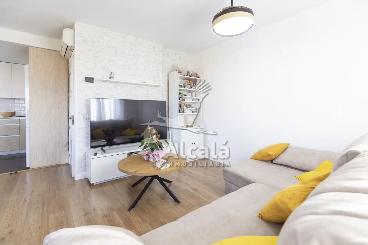 Sala de estar de Piso en venta en Alcalá de Henares con Aire acondicionado, Calefacción y Trastero