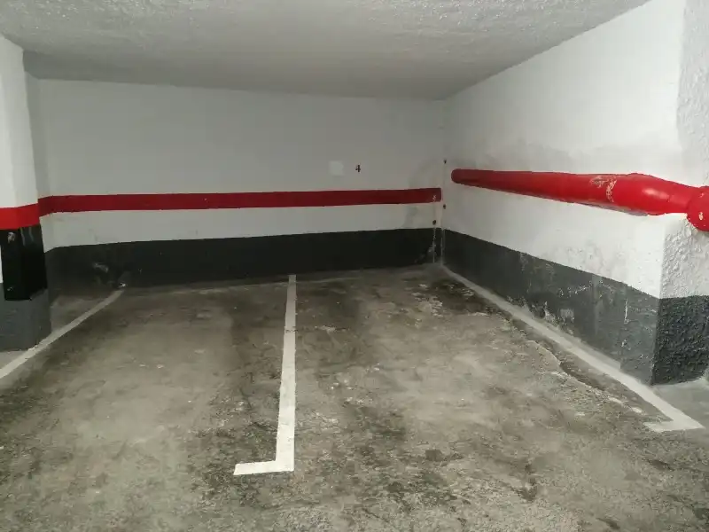 Parking de Ático de alquiler en Valencia con Terraza y Amueblado