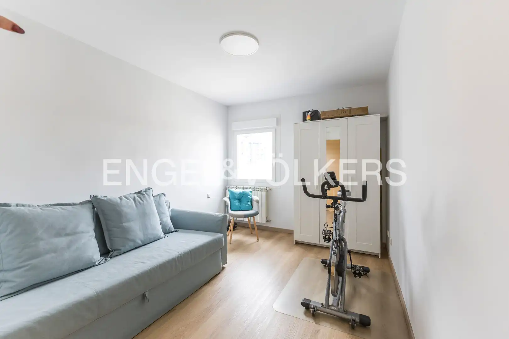 Wohnung zum Verkauf in Madrid mit Klimaanlage, Heizung und Privatgarten