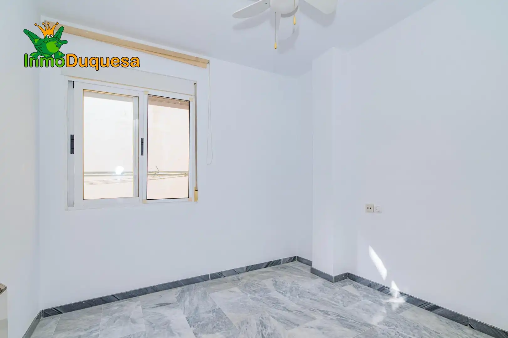 Habitación de Piso en venta en La Zubia con Aire acondicionado, Calefacción y Terraza