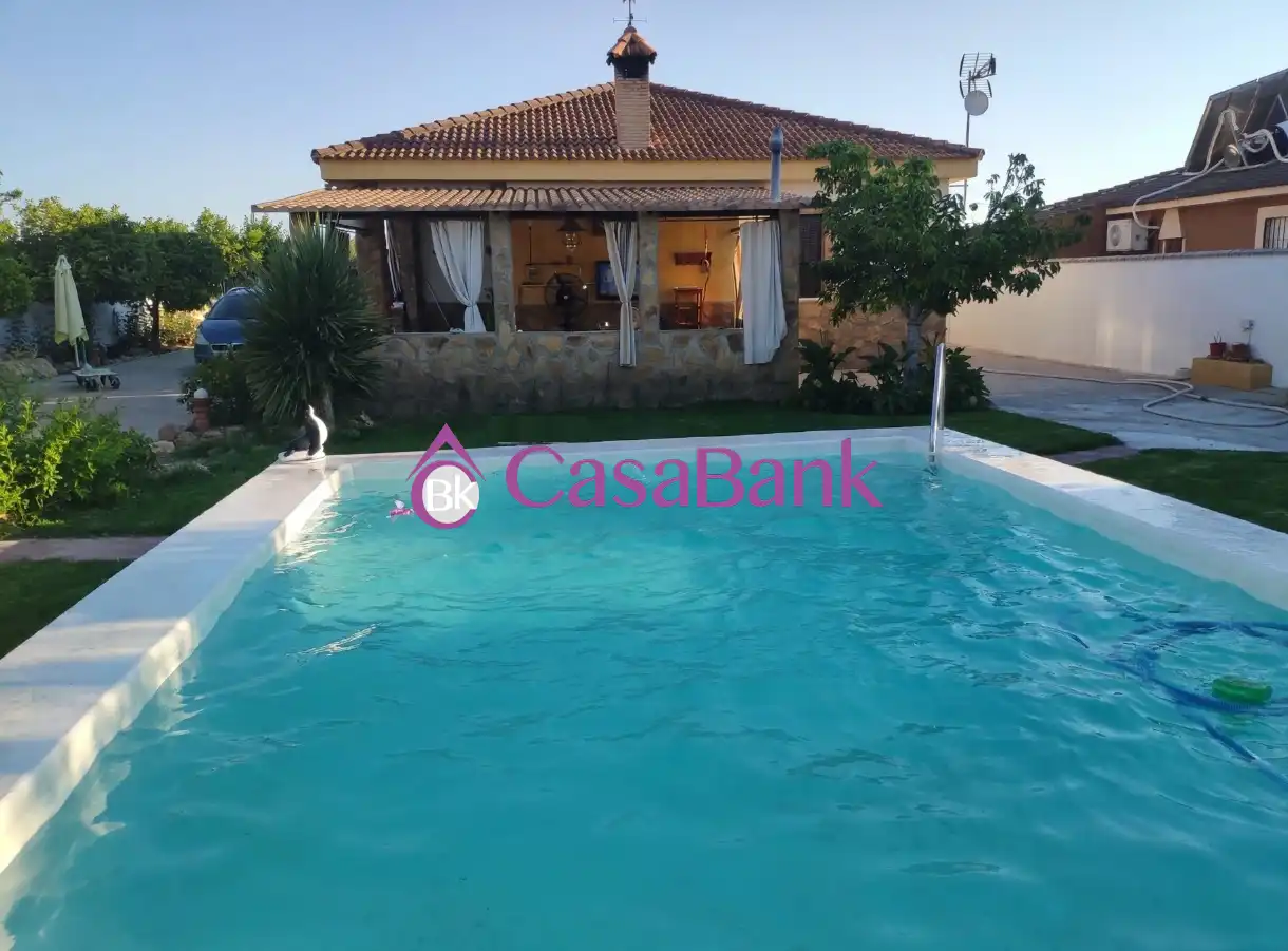Xalet amb piscina en venda a Periurbano Oeste - Sierra