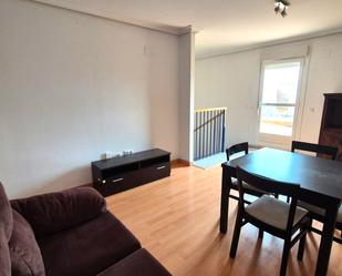 Sala d'estar de Dúplex en venda en Badajoz Capital amb Aire condicionat, Calefacció i Jardí privat