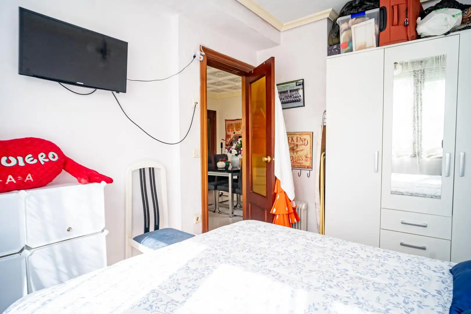 Dormitori de Apartament en venda en Benidorm amb Jardí privat i Piscina comunitària