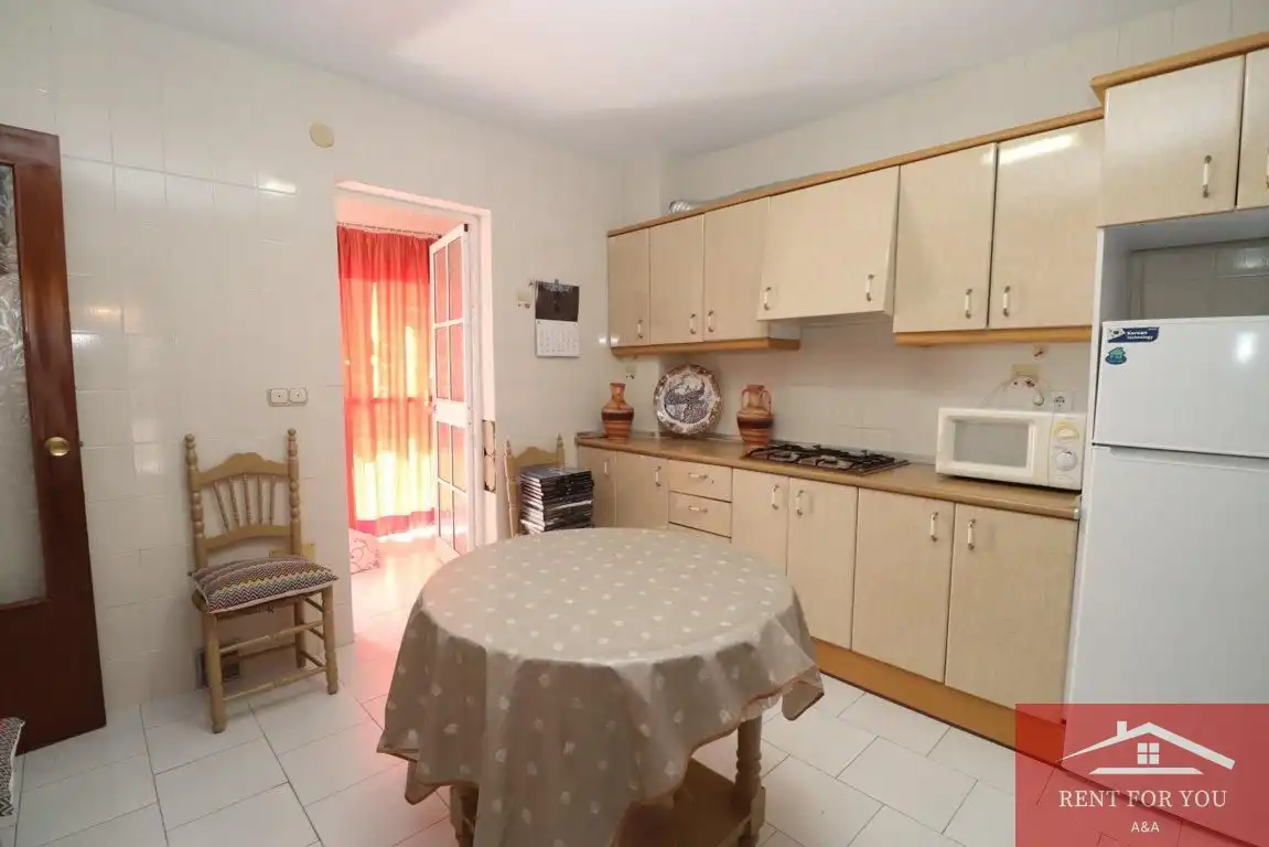 Cuina de Pis en venda en Alhaurín El Grande amb Aire condicionat, Terrassa i Moblat