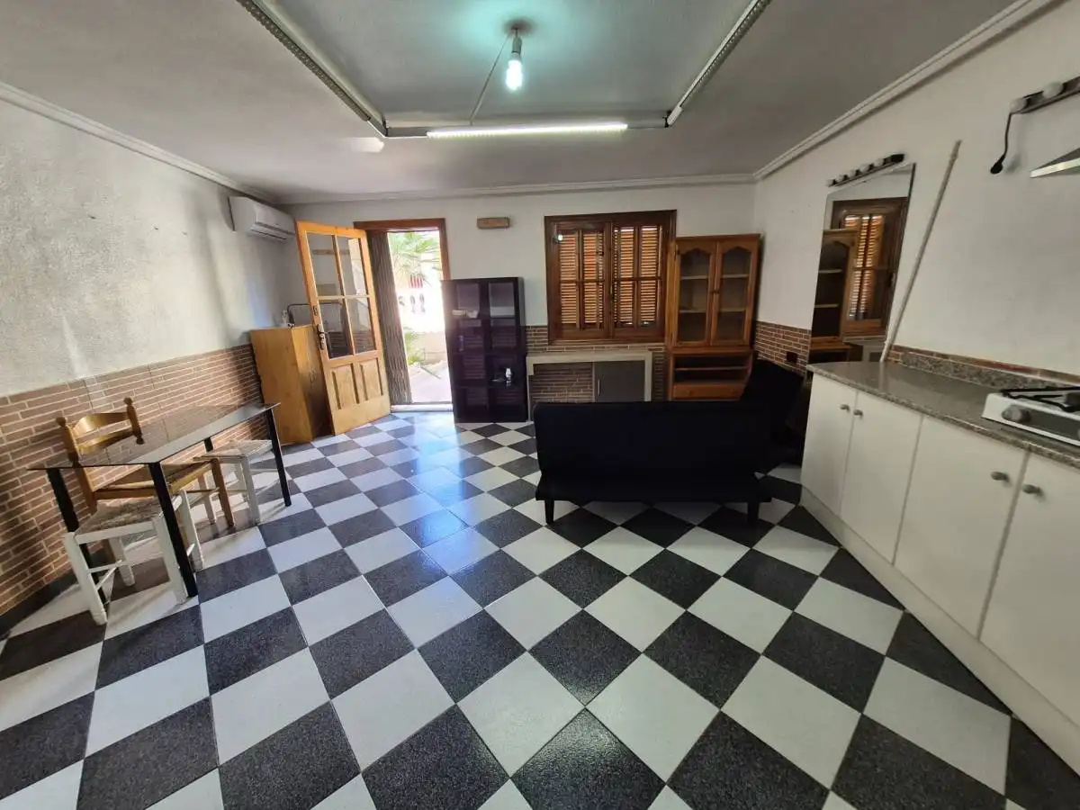 Ground floor for rent in C. Cam. GÃ³mez Mompean, Catral