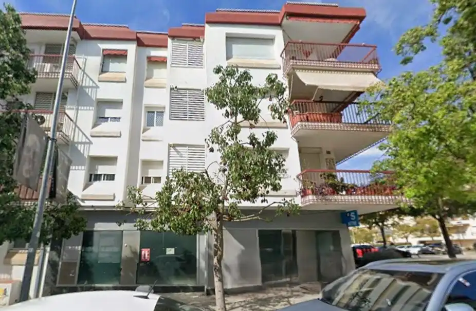 Business premises for sale in Av. Camí de Fita