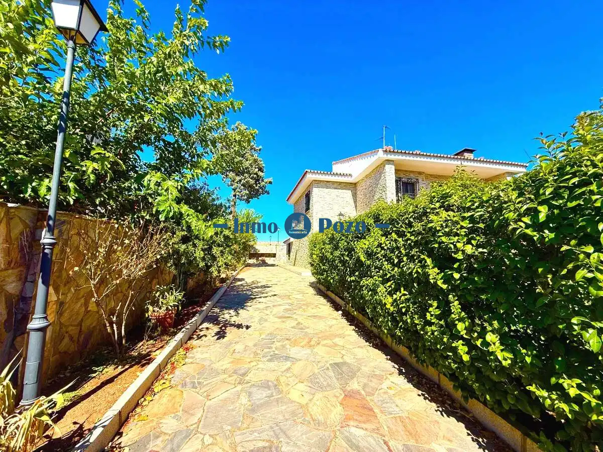 Villa zum Verkauf in Almendralejo