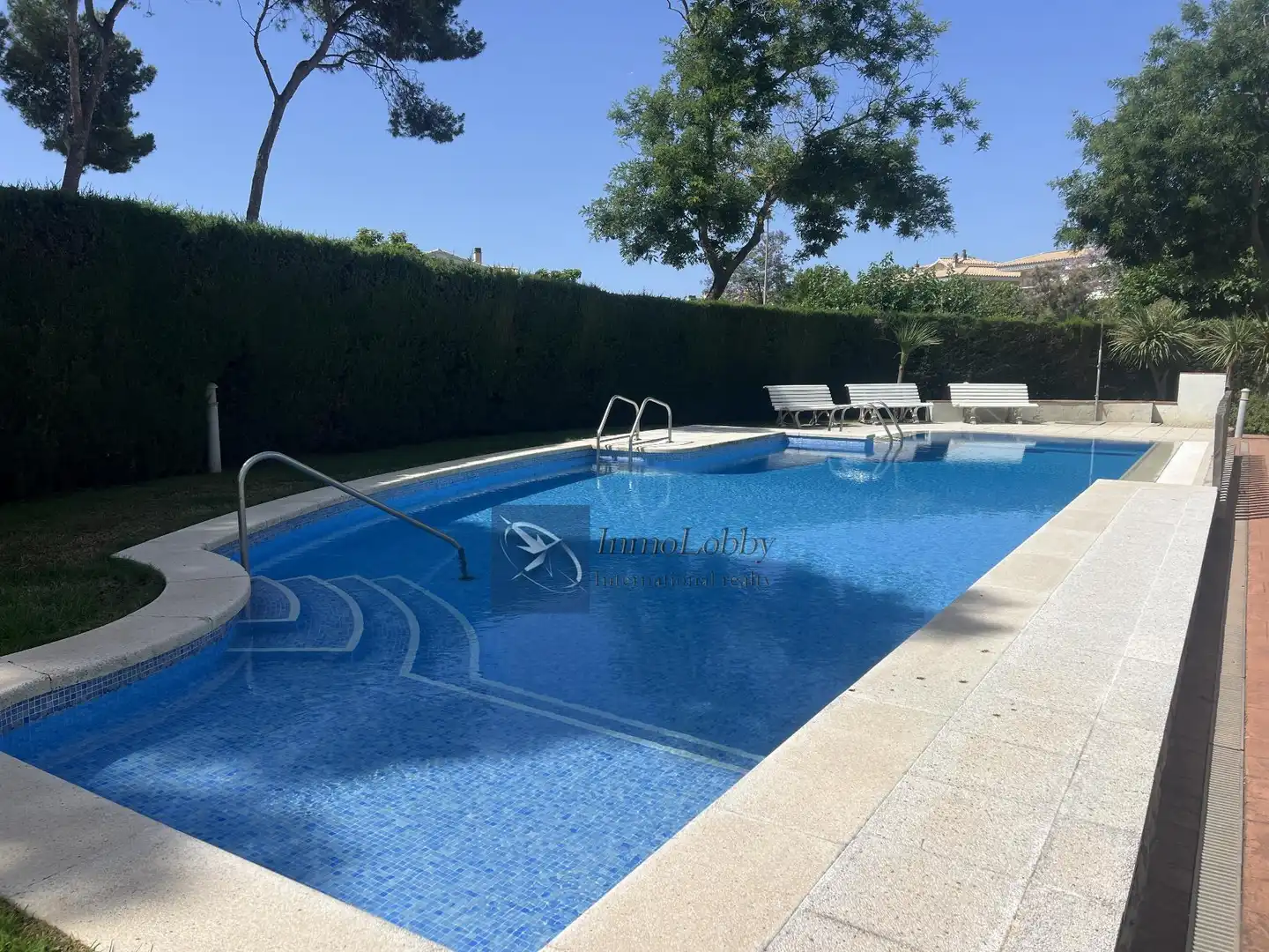 Piscina de Apartament de lloguer en Castell d'Aro, Platja d'Aro i s'Agaró amb Aire condicionat, Terrassa i Piscina comunitària