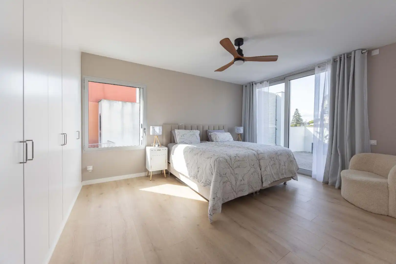 Dormitori de Casa o xalet en venda en Esplugues de Llobregat amb Aire condicionat, Calefacció i Jardí privat
