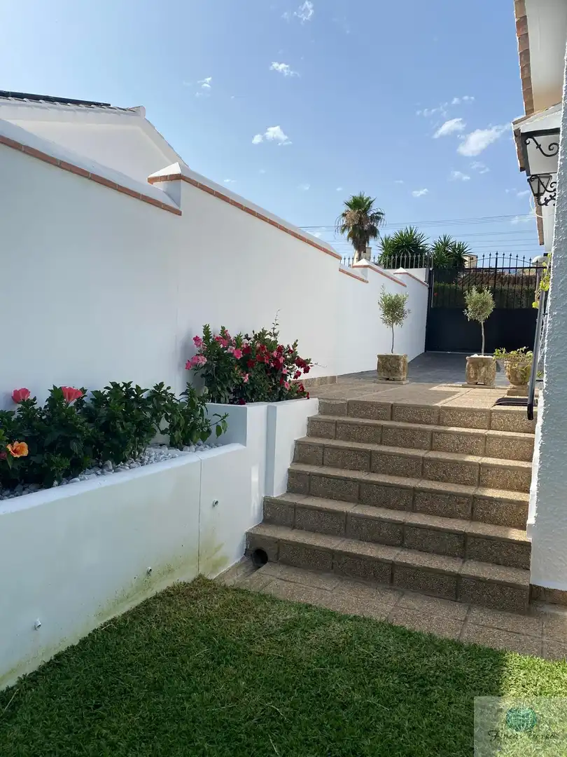 Chalet con piscina en venta en Castillo Sohail - Myramar, imagen 77