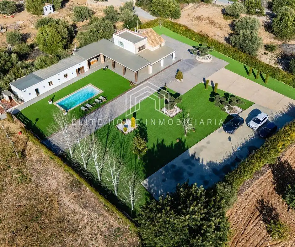 Exterior view of Houses for sale in Useras /  Les Useres  with Air Conditioner, Private garden and Terrace