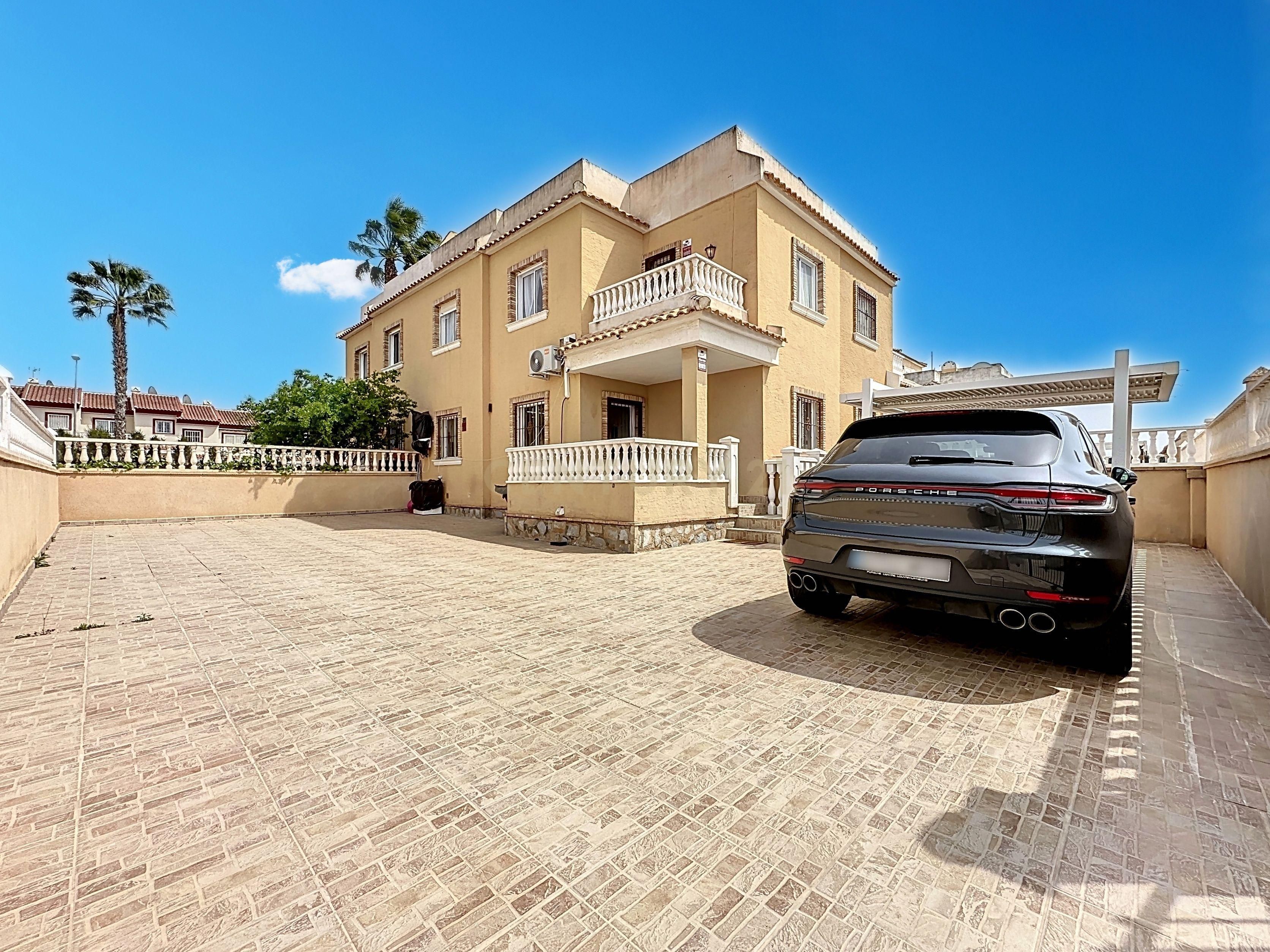 Exterior view of Single-family semi-detached to rent in Rojales  with Air Conditioner and Swimming Pool
