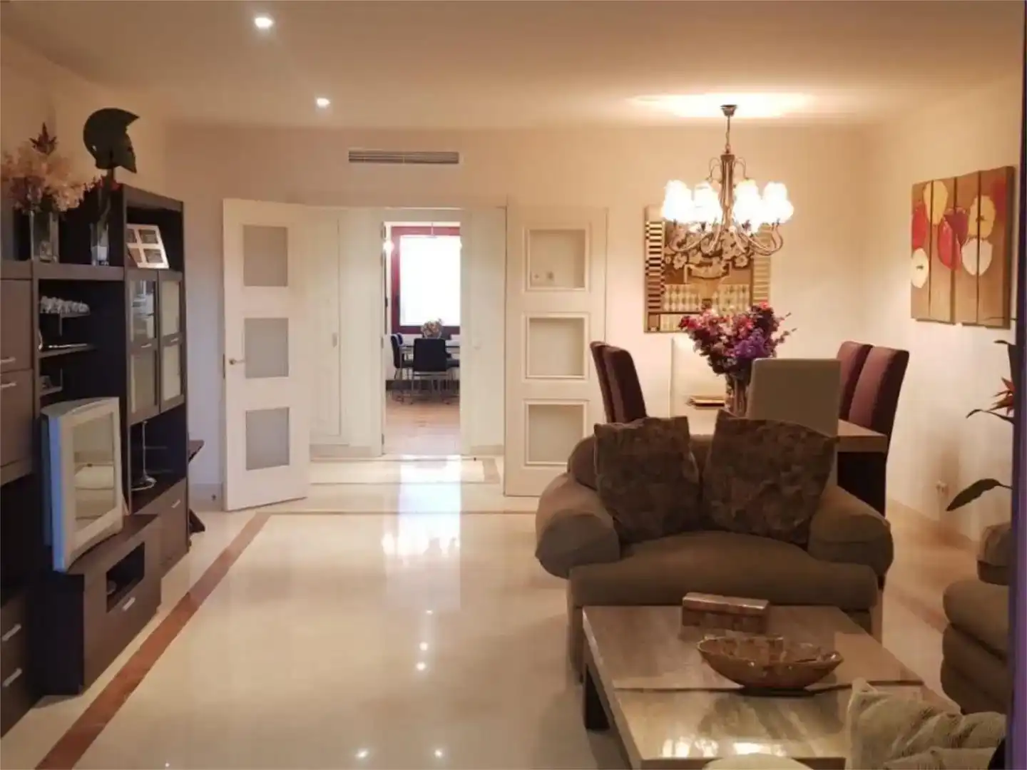Living room of Flat for rent in Marbella  with Air Conditioner, Swimming Pool and Balcony