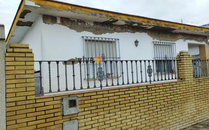 Exterior view of House or chalet for sale in Mairena del Aljarafe  with Storage room