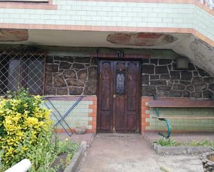 Vista exterior de Casa o xalet en venda en Camargo amb Terrassa