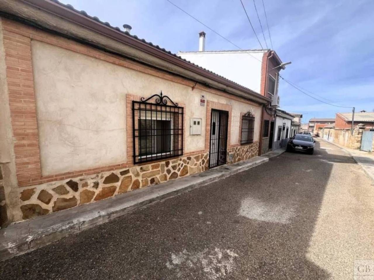Exterior view of Single-family semi-detached for sale in San Martín de Montalbán