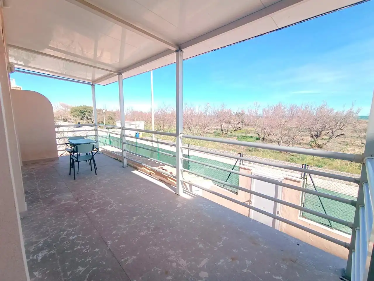 Terrassa de Casa o xalet en venda en Oliva amb Aire condicionat, Jardí privat i Terrassa