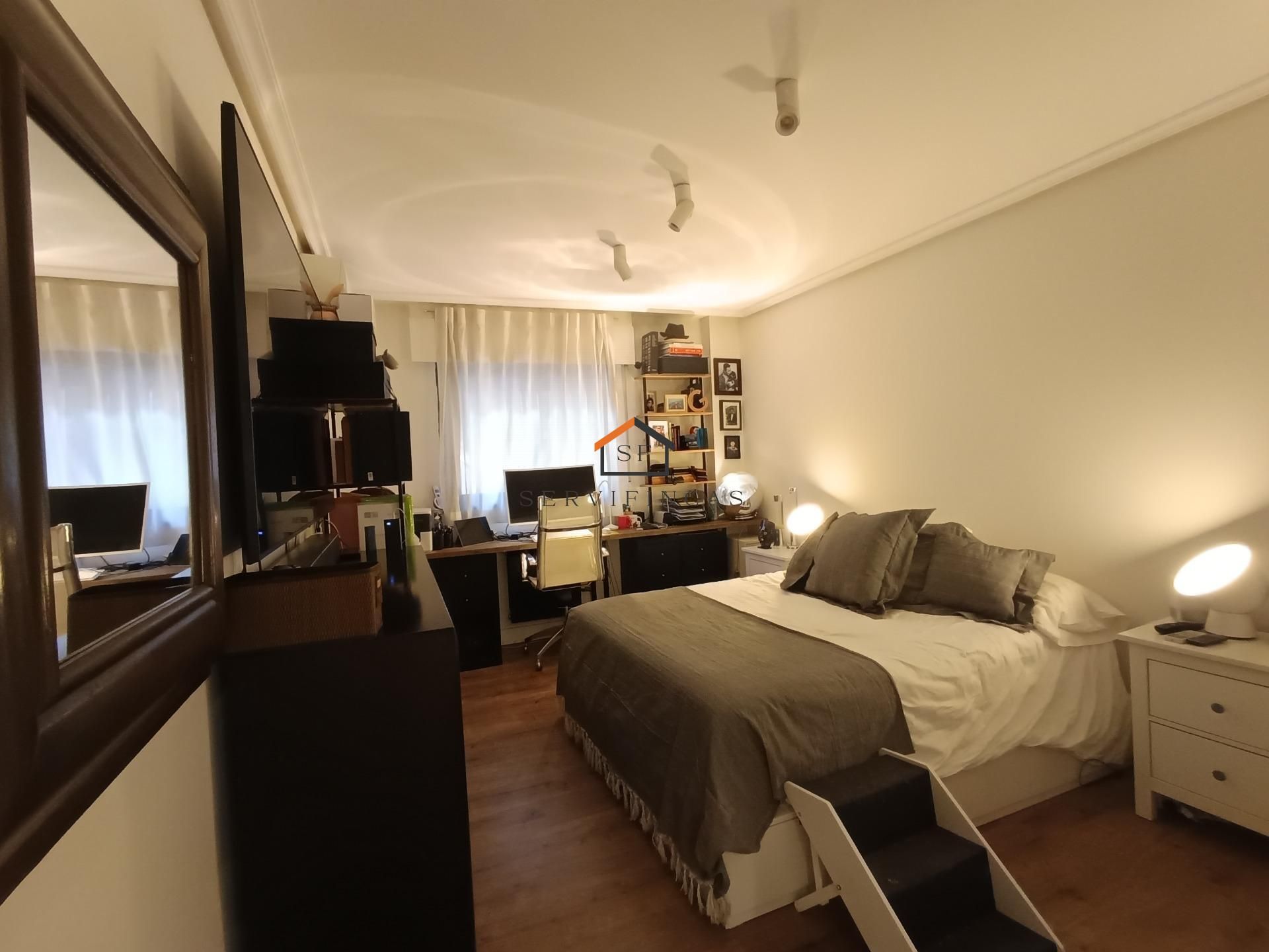 Bedroom of Flat for sale in  Madrid Capital  with Air Conditioner, Heating and Community pool