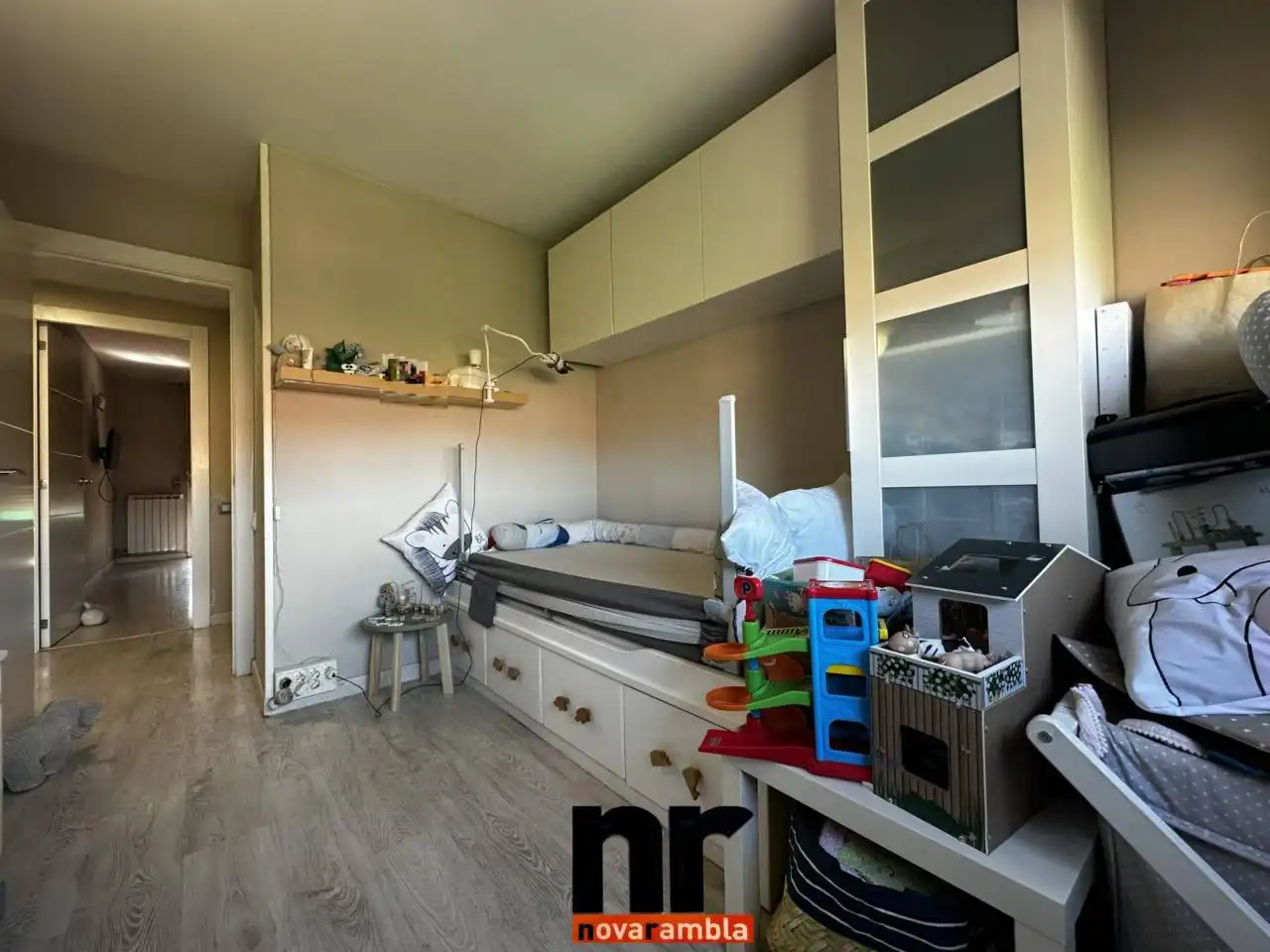 Wohnung zur Miete in Rambla Pinetons, Can Clos - Pinetons