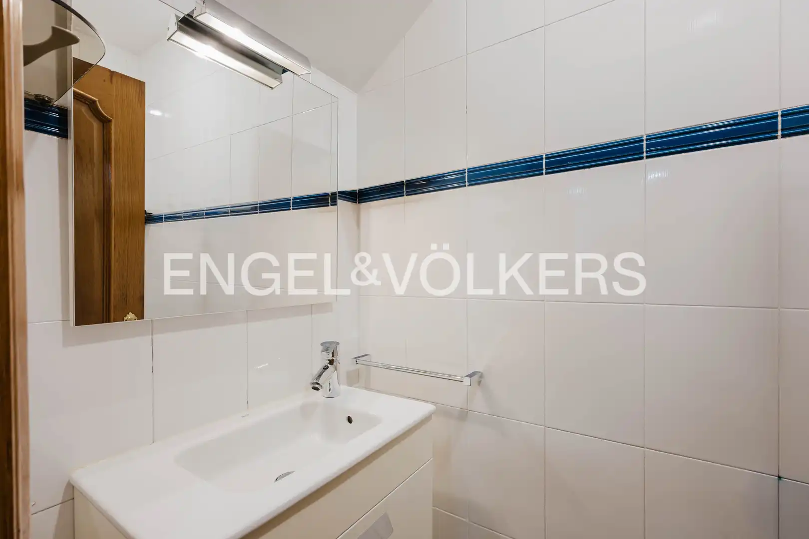 Bathroom of Houses for sale in Donostia - San Sebastián   with Air Conditioner, Heating and Private garden