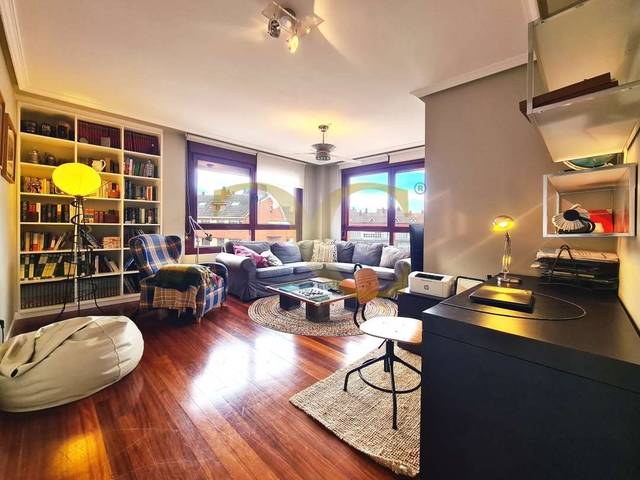 Piso en Venta en Calle Luis Riera Posada en Vallobín